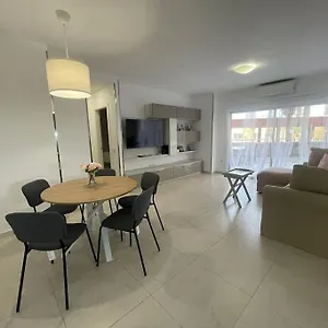 Happy Space Apartment